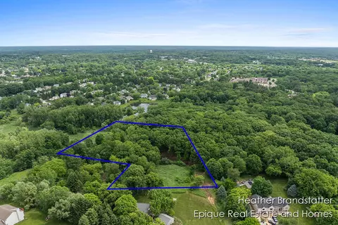 4327 Woodside Oaks, Kentwood, MI 49546