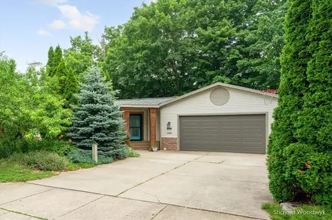 906 E Main, Lowell, MI 49331 photo 4