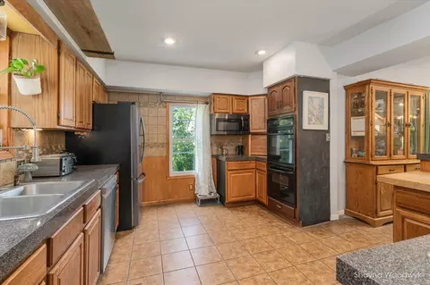 906 E Main, Lowell, MI 49331 photo 8