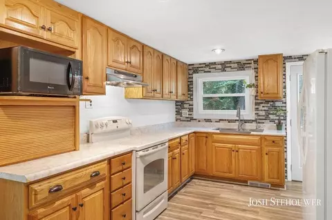 678 Pierce, Plainwell, MI 49080 photo 15