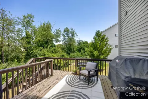 Exterior - 10 Fox Pt, Ada, MI 49301 photo 5 of 7