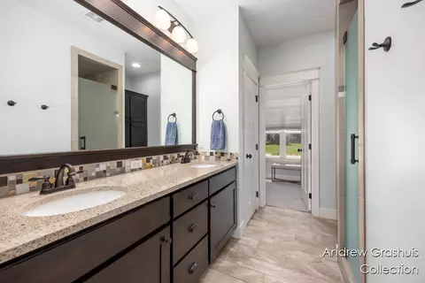 Bath - 10 Fox Pt, Ada, MI 49301 photo 1 of 5