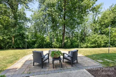 Exterior - 10 Fox Pt, Ada, MI 49301 photo 6 of 7