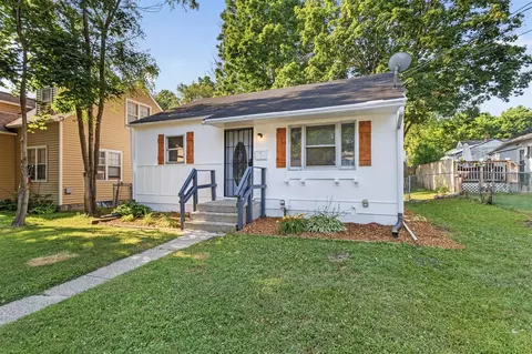 1112 E Alcott, Kalamazoo, MI 49001
