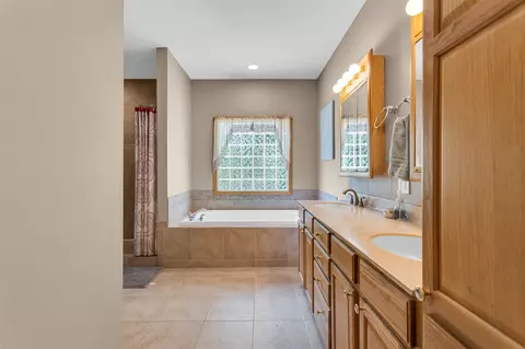2128 Scenic Hls, Jackson, MI 49201 photo 29