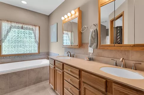 2128 Scenic Hls, Jackson, MI 49201 photo 30