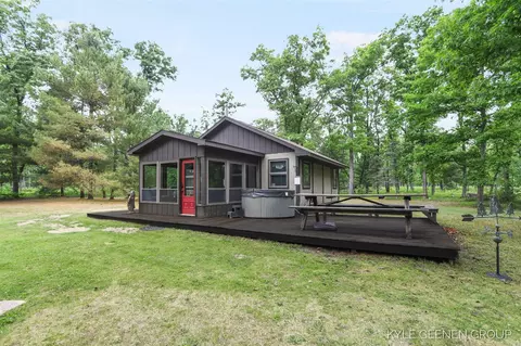 9228 S Star Lk, Baldwin, MI 49304