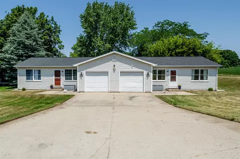 6209-6211 Hipps Holw, Eau Claire, MI 49111