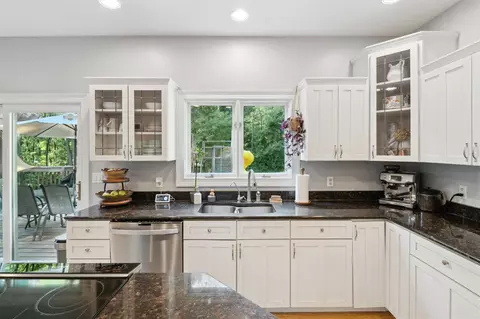 Kitchen - 3685 Kibby, Jackson, MI 49201 photo 3 of 5