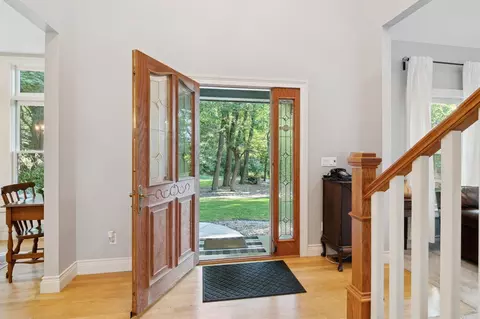 Entry Way - 3685 Kibby, Jackson, MI 49201 photo 1 of 3