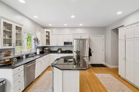 Kitchen - 3685 Kibby, Jackson, MI 49201 photo 2 of 5