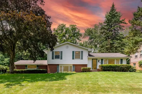 30135 Old Bedford, Farmington Hills, MI 48331