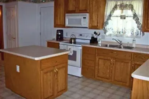 1862 Elm Vly, Buchanan, MI 49107 photo 4