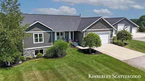 12566 Hoskins, Cedar Springs, MI 49319