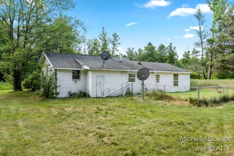 Exterior - 9583 E 5 Mile, Big Rapids, MI 49307 photo 4 of 16