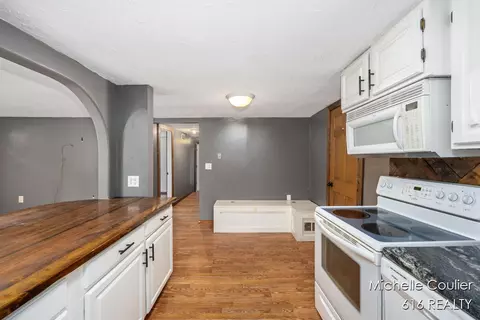 Kitchen - 9583 E 5 Mile, Big Rapids, MI 49307 photo 3 of 3