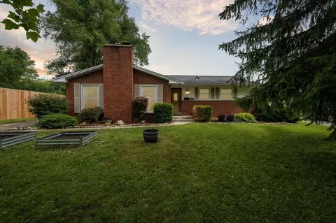 2010 Brampton Ct, Ann Arbor, MI 48103 photo 2