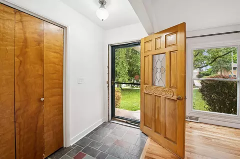 2010 Brampton Ct, Ann Arbor, MI 48103 photo 4