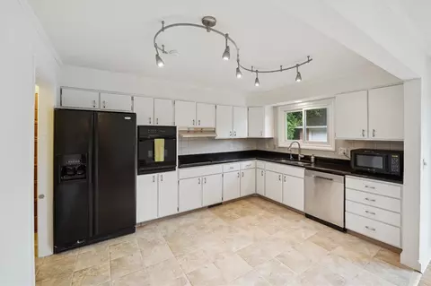 2010 Brampton Ct, Ann Arbor, MI 48103 photo 10