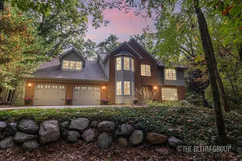 6340 Cannon Highlands, Belmont, MI 49306