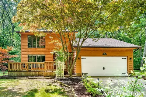 2735 E White Lk, Twin Lake, MI 49457