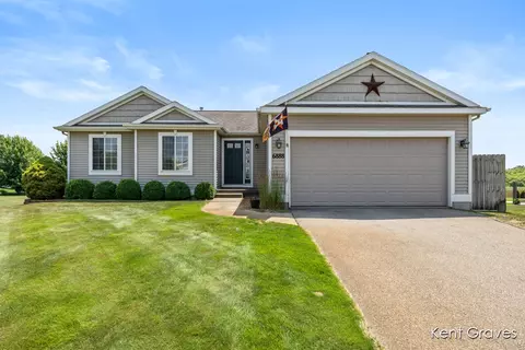 6888 Peninsula, Rockford, MI 49341