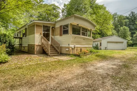 10044 Federal, Howard City, MI 49329