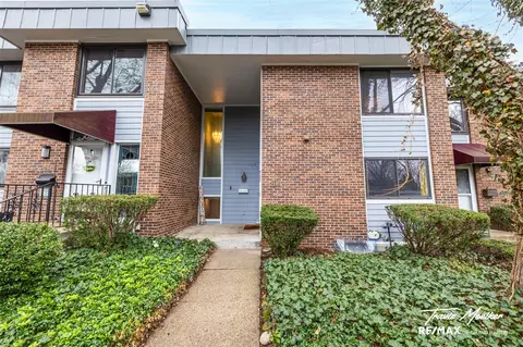 2446 E Collier, Grand Rapids, MI 49546
