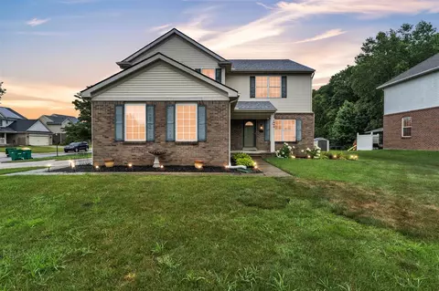 13047 Cumberland, Belleville, MI 48111