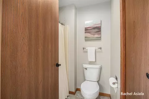 Bath - 153 Colonial, Augusta, MI 49012 photo 5 of 5