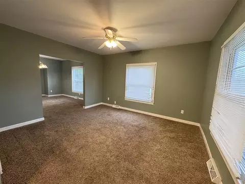 Living - 918 Orchard, Jackson, MI 49203 photo 1 of 2