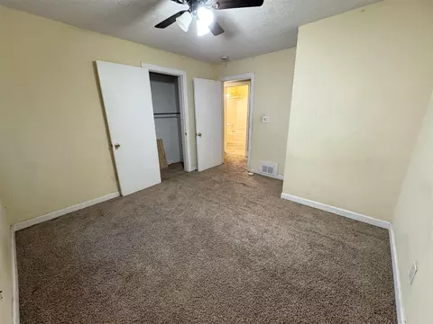 Bedroom - 918 Orchard, Jackson, MI 49203 photo 2 of 3