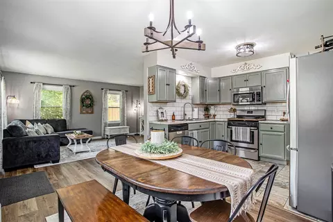 Dining - 313 Ferguson, Marshall, MI 49068 photo 1 of 1