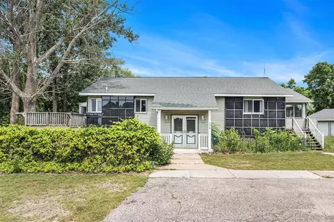 258 Division, Eastlake, MI 49626