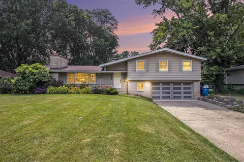 819 Thomas, Plainwell, MI 49080