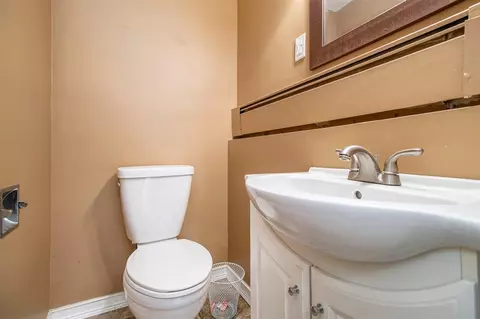 Bath - 819 Thomas, Plainwell, MI 49080 photo 2 of 3