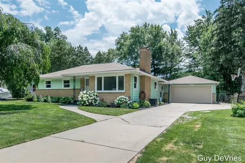 1448 Meadowlane, Kentwood, MI 49508