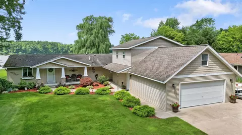 1170 Lynn Dr, Middleville, MI 49333