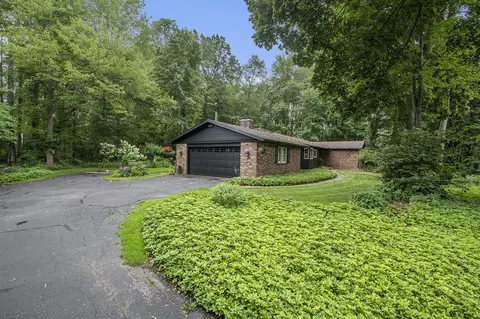 1910 Forest Shrs, Grand Rapids, MI 49546