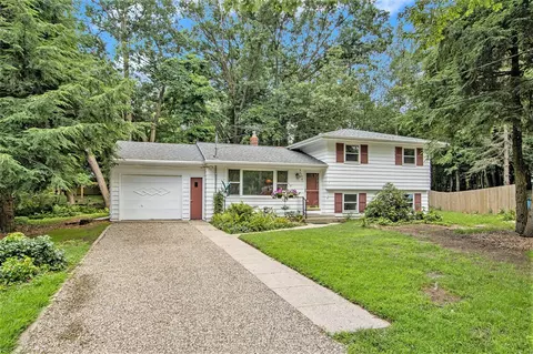 3912 Robin, Kalamazoo, MI 49008