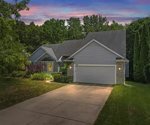 2418 Meadowridge, Ann Arbor, MI 48105