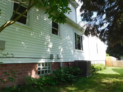 Exterior - 842 E Michigan, Marshall, MI 49068 photo 6 of 10