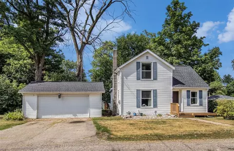135 E Cherry, Wayland, MI 49348