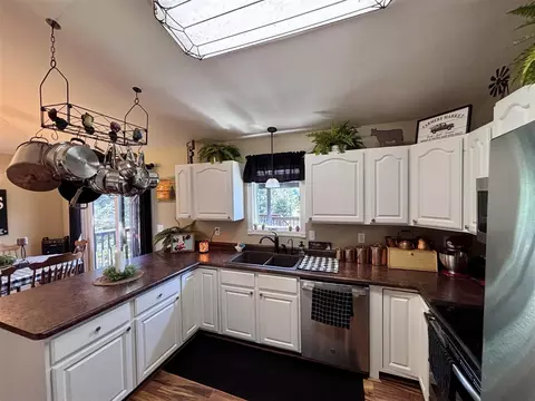 Kitchen - 69361 Carls, Sturgis, MI 49091 photo 4 of 5
