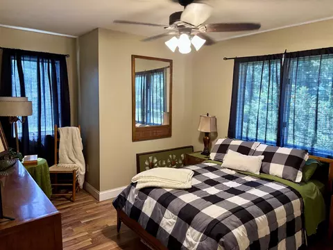 Bedroom - 69361 Carls, Sturgis, MI 49091 photo 3 of 7