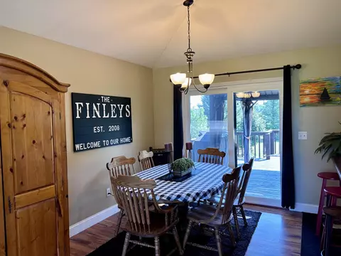 Dining - 69361 Carls, Sturgis, MI 49091 photo 3 of 4