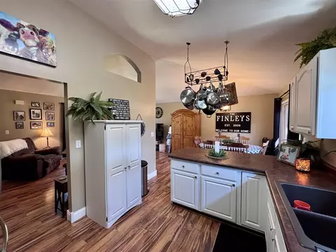 Kitchen - 69361 Carls, Sturgis, MI 49091 photo 1 of 5