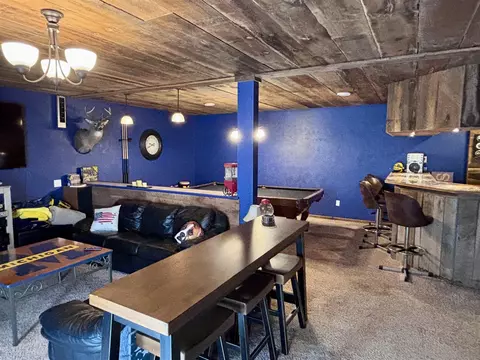 Living - 69361 Carls, Sturgis, MI 49091 photo 8 of 10