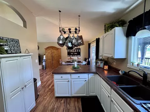 Kitchen - 69361 Carls, Sturgis, MI 49091 photo 2 of 5
