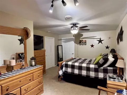 Bedroom - 69361 Carls, Sturgis, MI 49091 photo 6 of 7